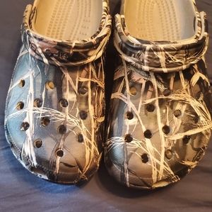 New camo Crocs 🐊